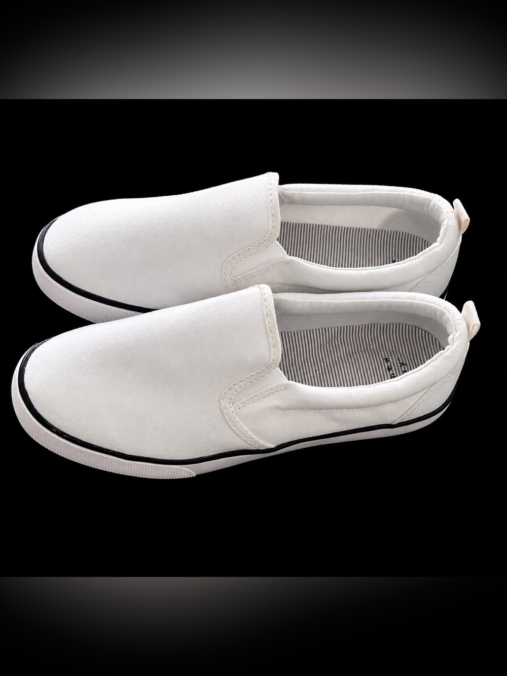 Woman’s White Slip-On Canvas Sneakers
NWT 🖤 Size 8 - Picture 3 of 4